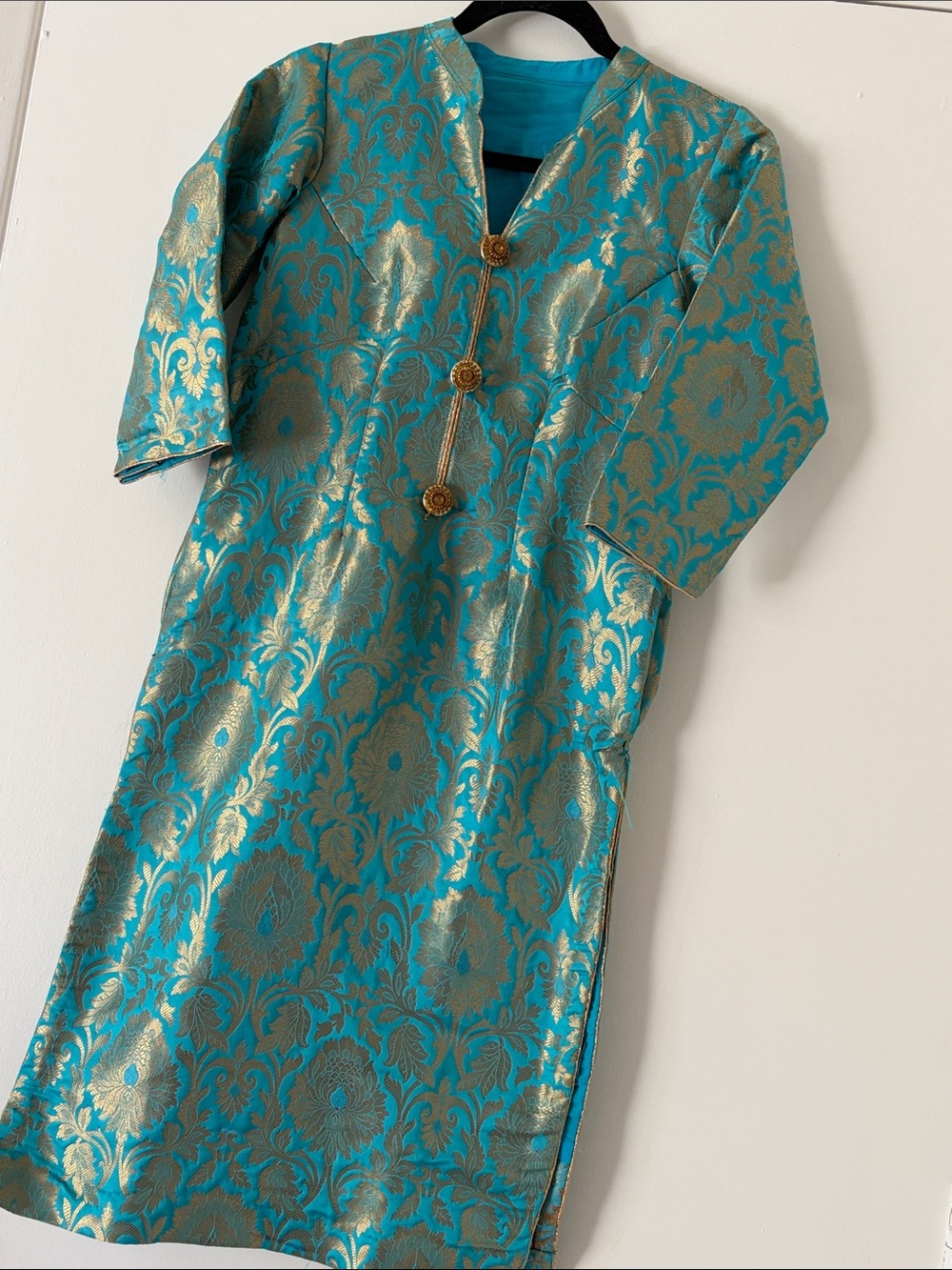 Elegant Turquoise & Gold Brocade Women’s Kurta - Picture 2 of 5